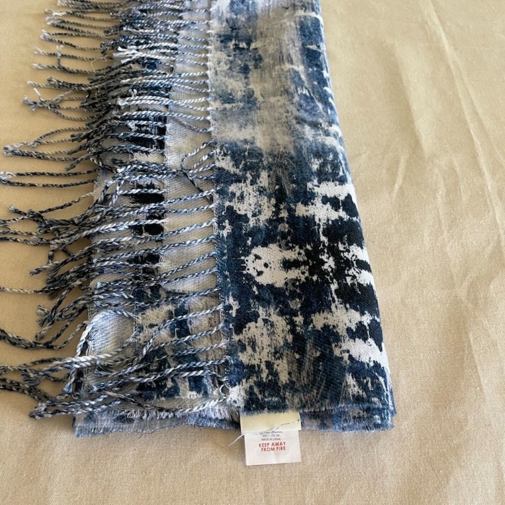 Max Studio Throw NWOT